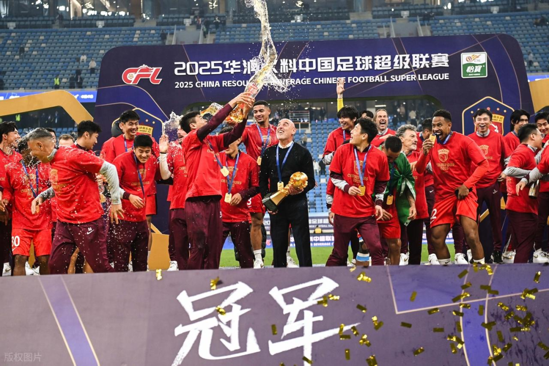 乐鱼体育官方网站-上港0比6惨败泽尼特，或让球队中卫加速引进新外援，值得期待