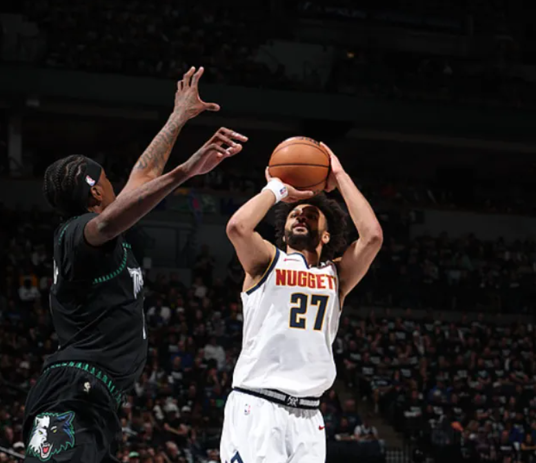 乐鱼体育app下载-惨烈3-1！华兹重伤，3人伤退2人驱逐，掘金3连败，约基奇24+15
