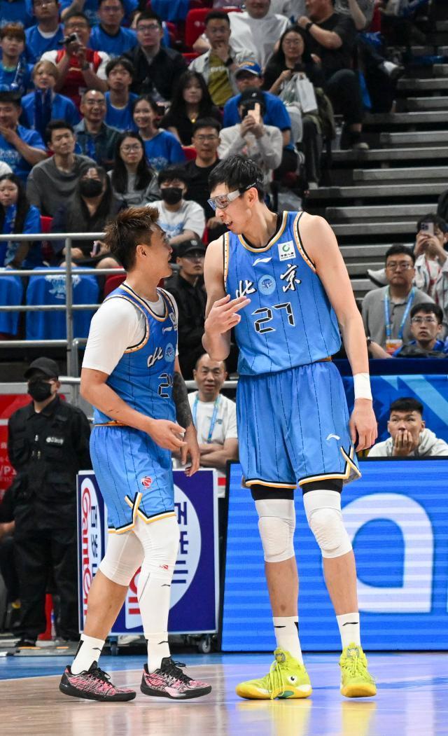 乐鱼体育登录入口-周琦，场上教练养成记